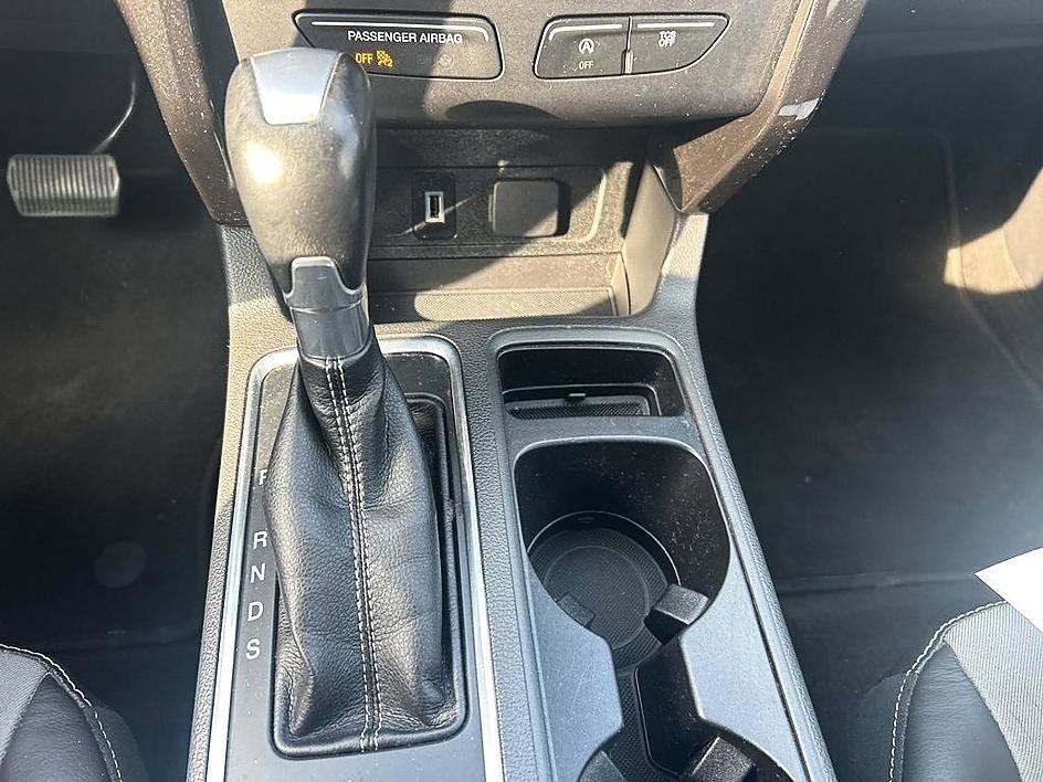 Used 2018 Ford Escape SE w/ SE Sport Appearance Package AWD/4WD image 25