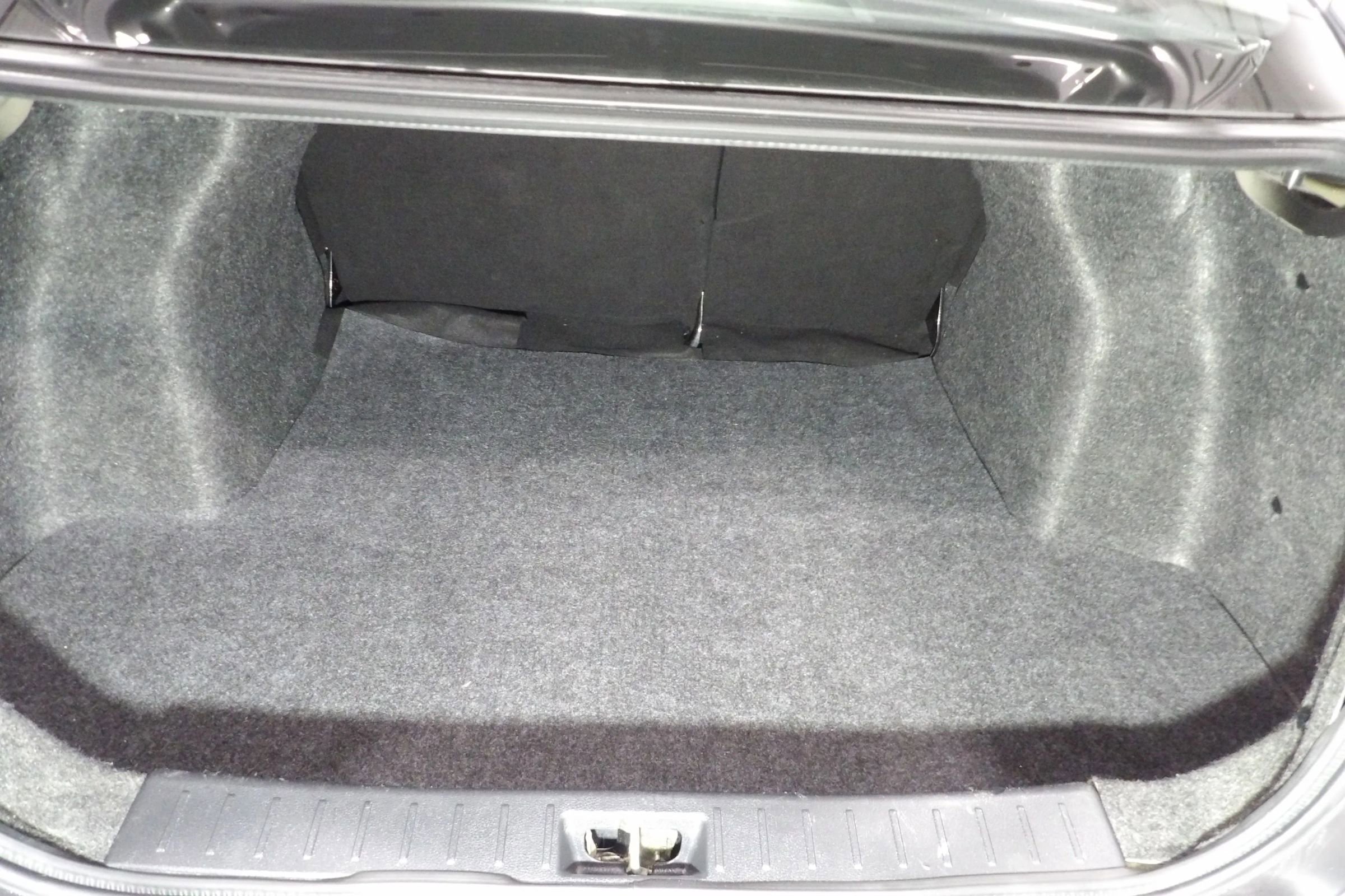 Used 2020 Nissan Versa S image 7