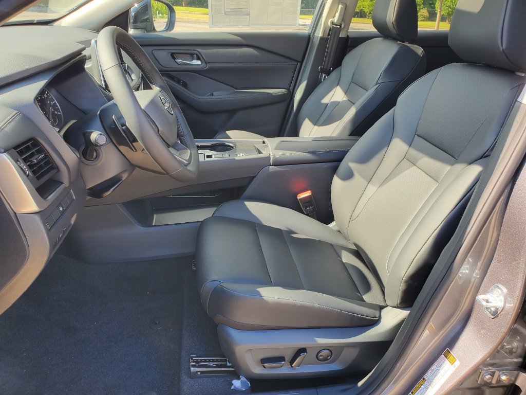 New 2026 Nissan Rogue Dark Armor FWD image 18