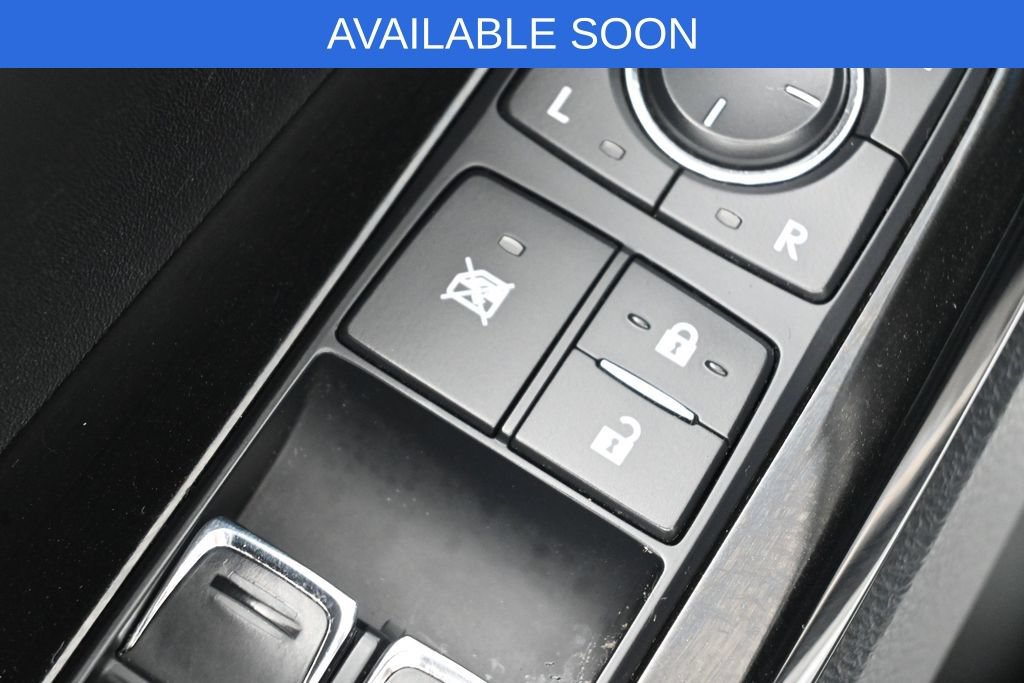 Used 2016 Lexus LX 570 4WD w/ Luxury Package image 13