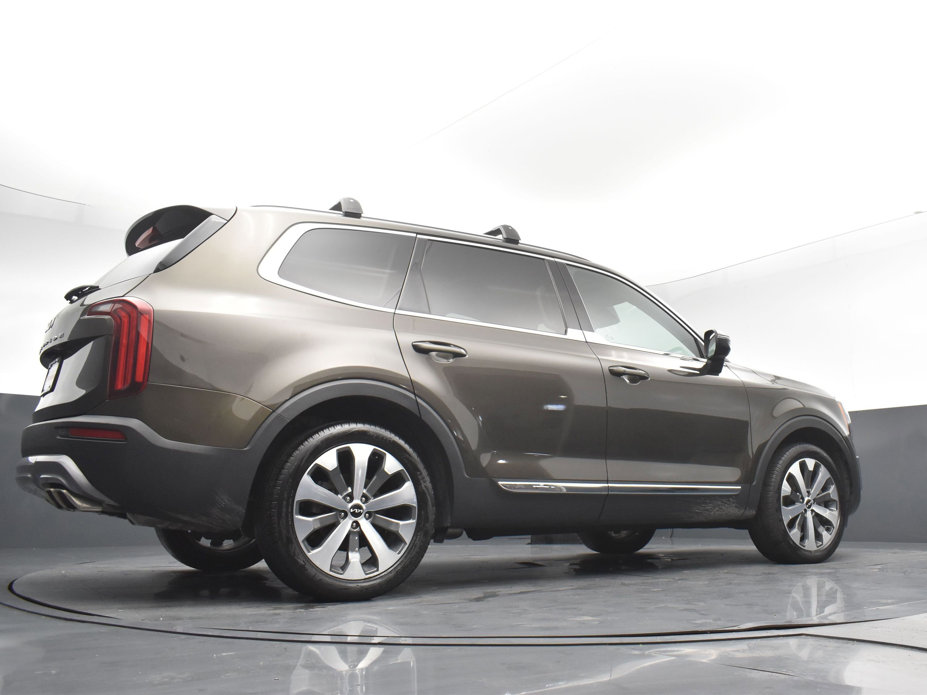 Used 2022 Kia Telluride EX w/ EX Premium Package image 27
