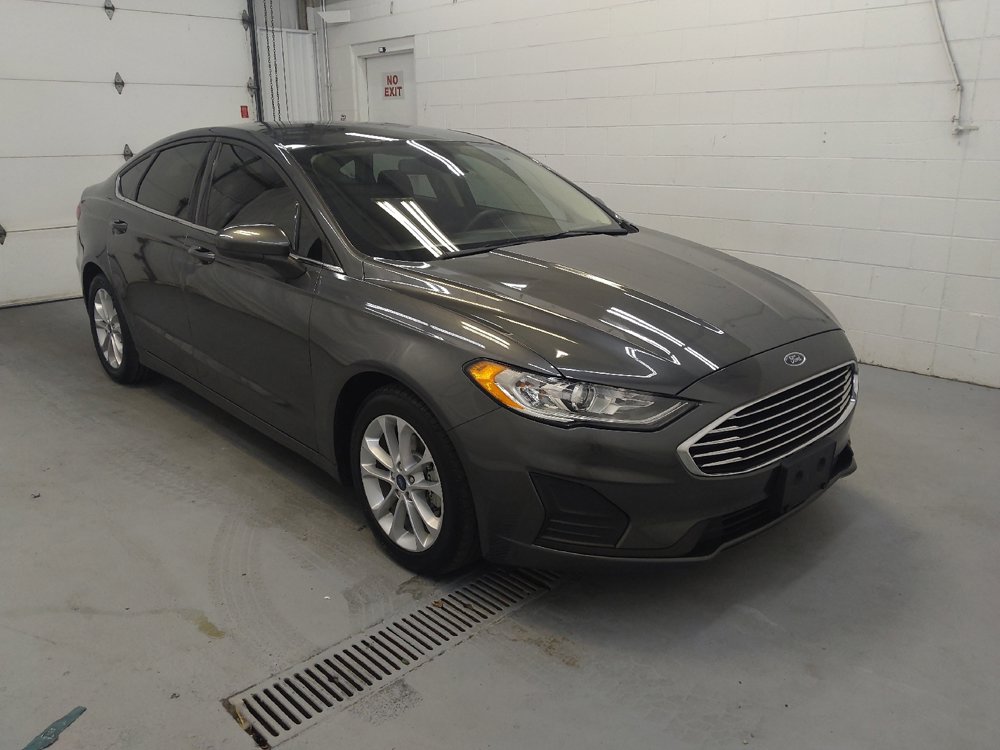 Used 2020 Ford Fusion SE image 11