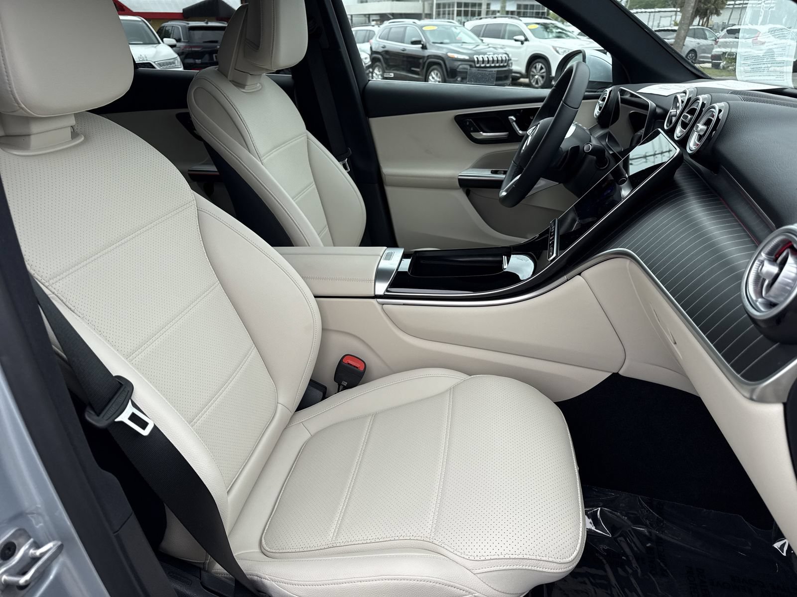 Certified 2025 Mercedes-Benz GLC 350e 4MATIC image 27