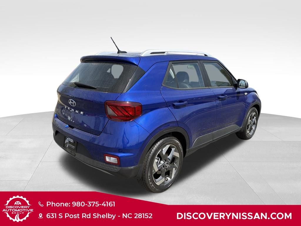 Used 2023 Hyundai Venue Limited image 6