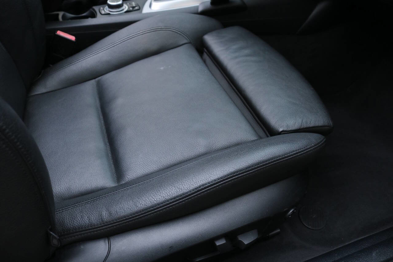 Used 2013 BMW 135i Convertible image 26