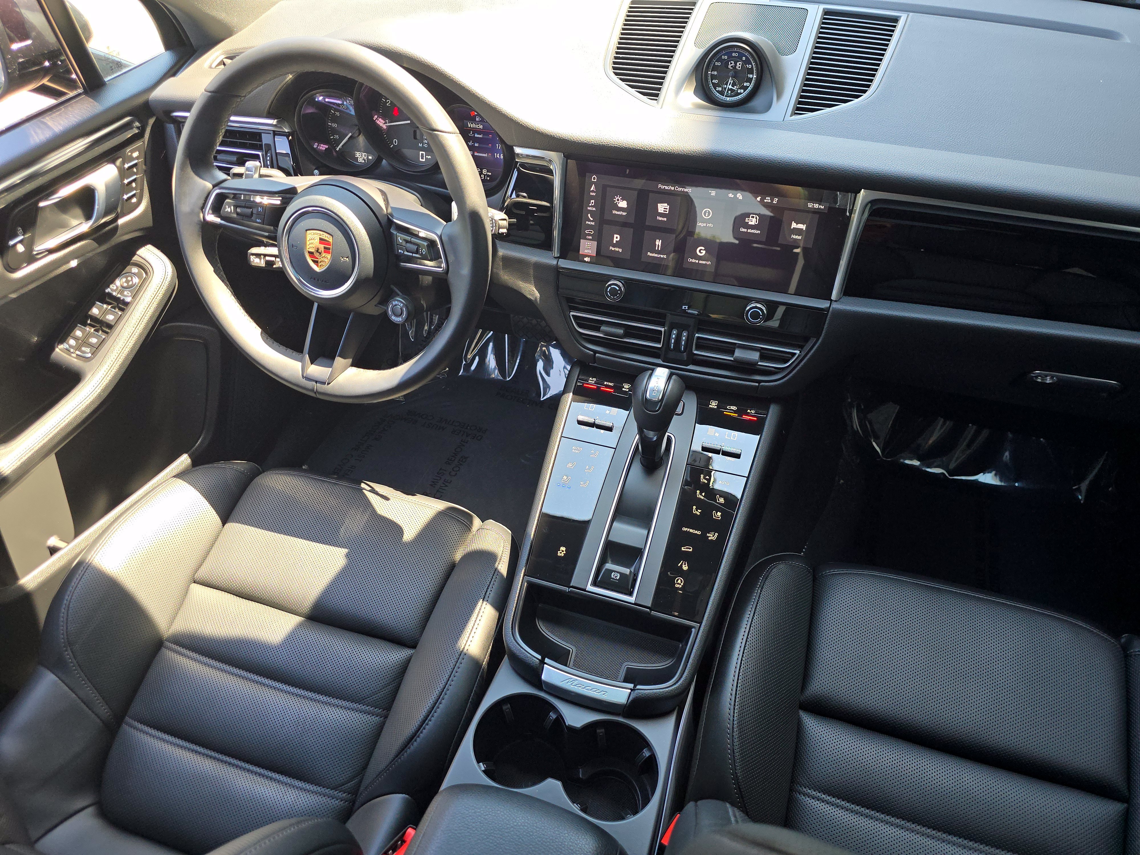 Certified 2026 Porsche Macan AWD/4WD image 24