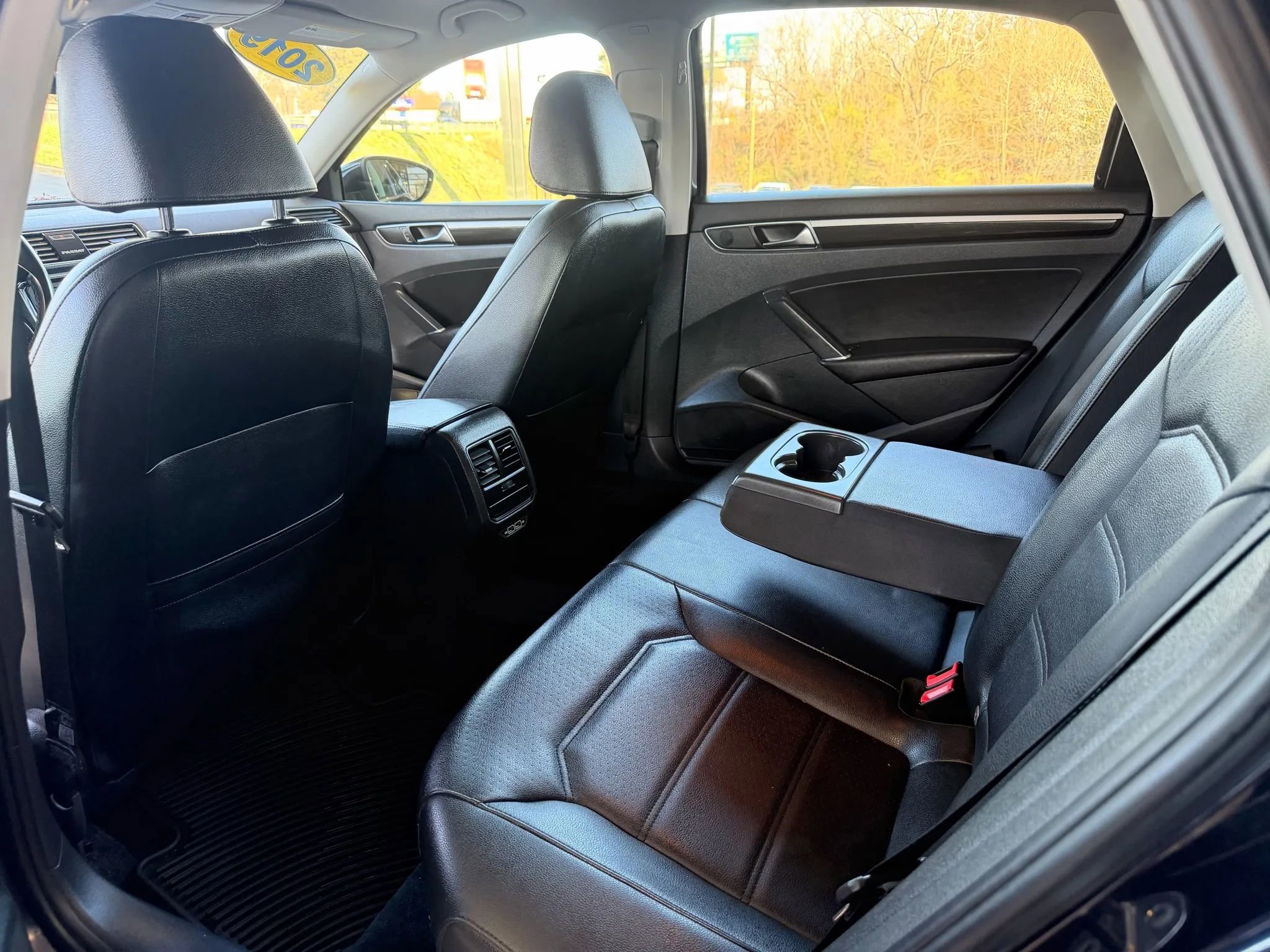 Used 2019 Volkswagen Passat 2.0T SE R-Line image 21