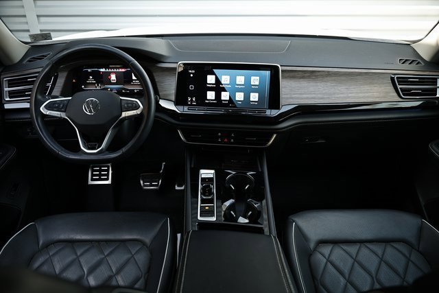 Used 2024 Volkswagen Atlas SEL Premium R-Line image 26