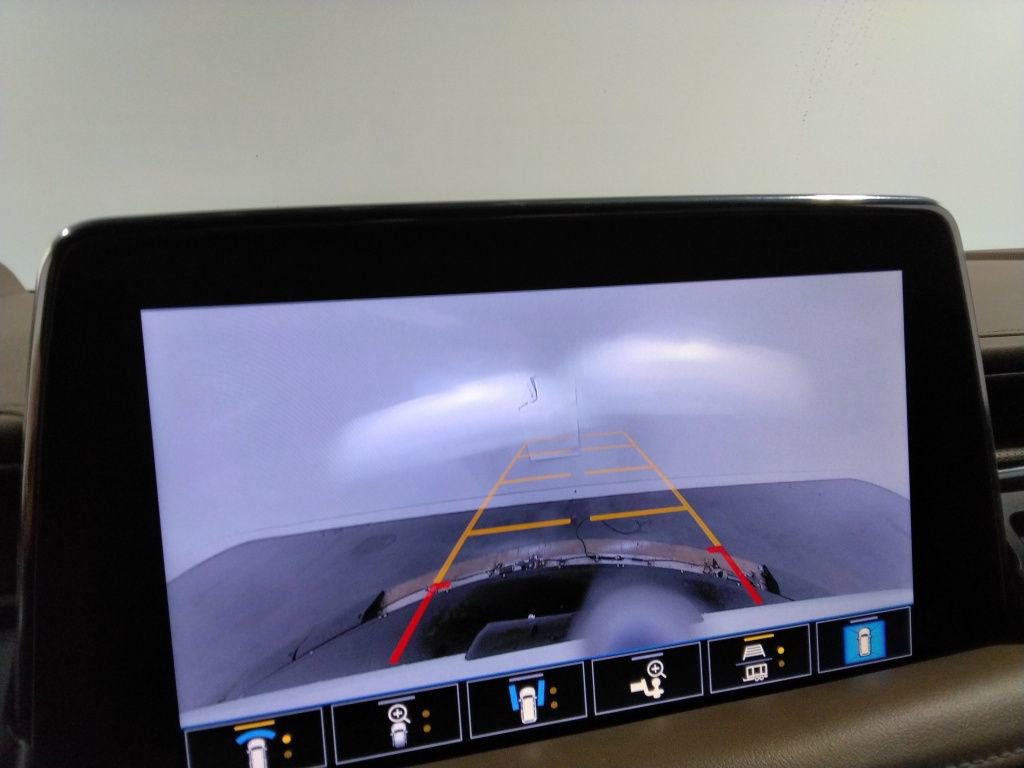 Used 2021 Chevrolet Tahoe Premier w/ Premium Package image 27