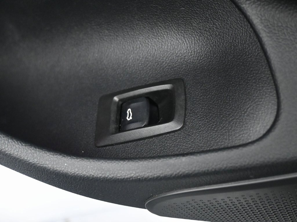 Used 2022 BMW i4 eDrive40 w/ Premium Package image 24