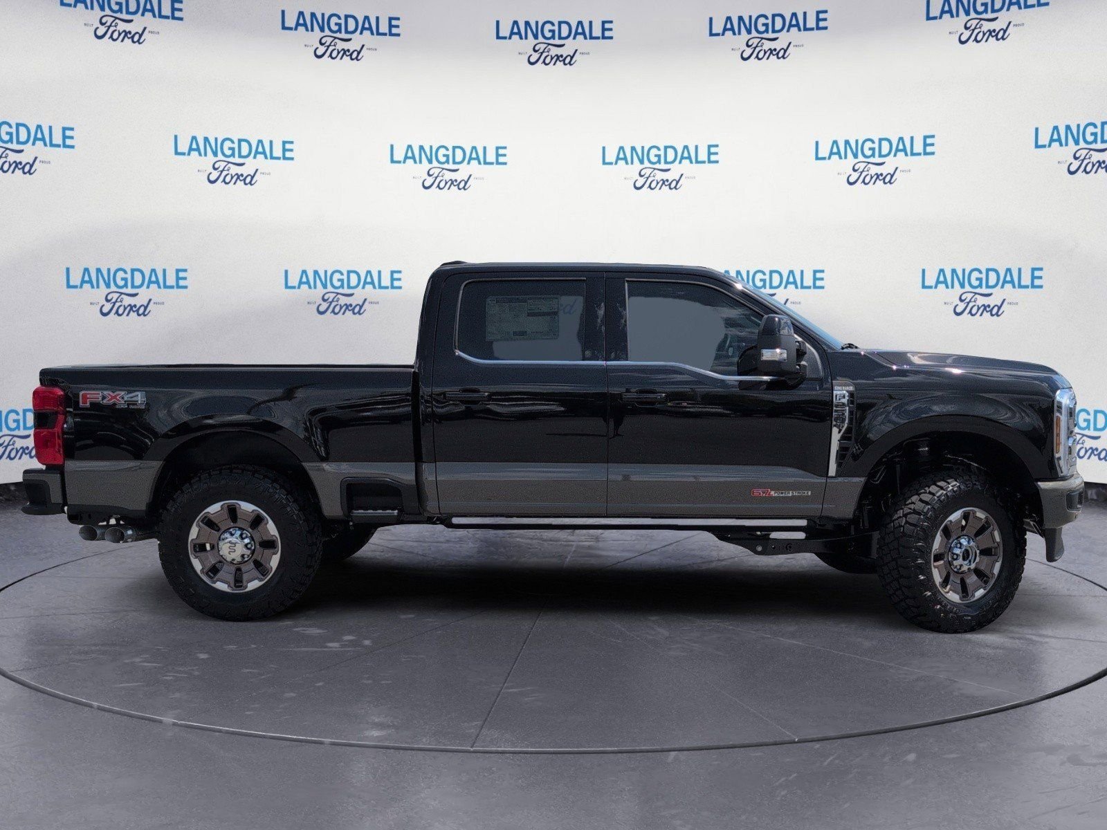 New 2026 Ford F250 4x4 Crew Cab Super Duty image 3