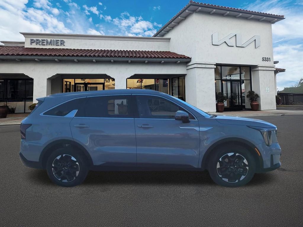 Certified 2025 Kia Sorento S image 9