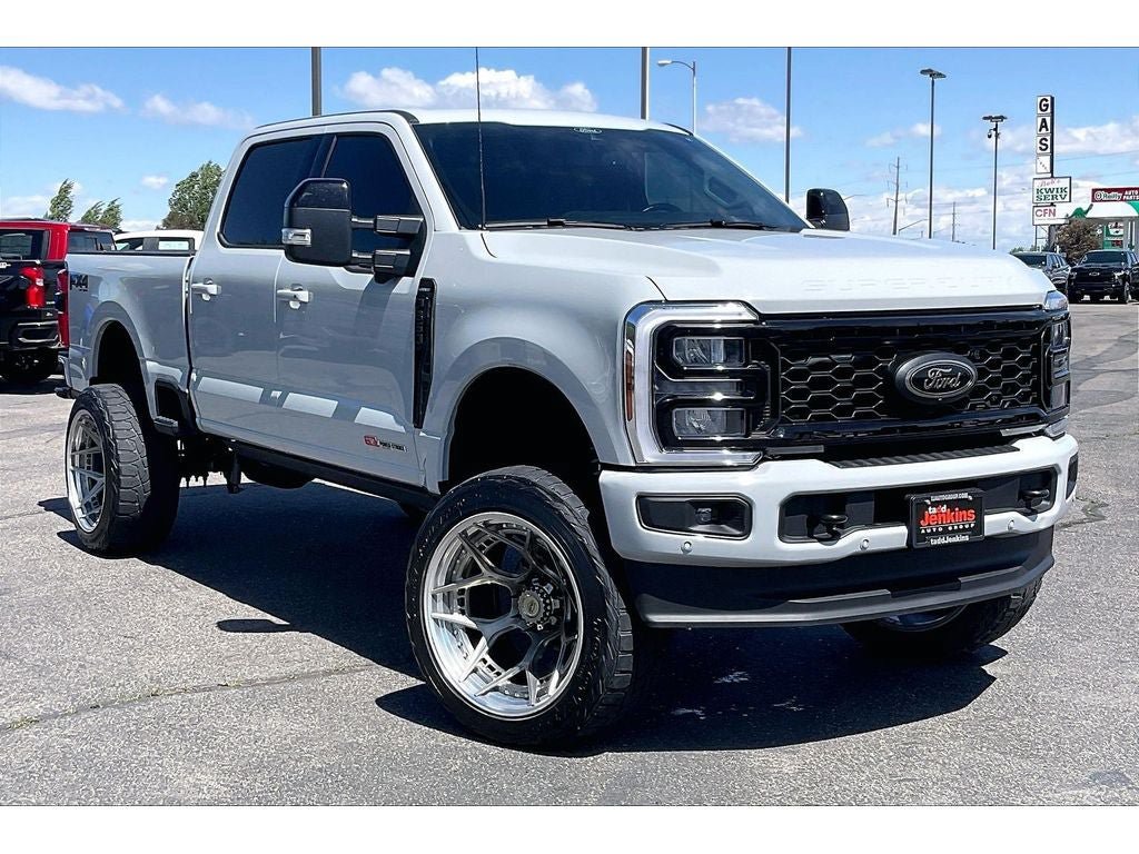 Used 2025 Ford F350 Lariat w/ Lariat Ultimate Package AWD/4WD video 2