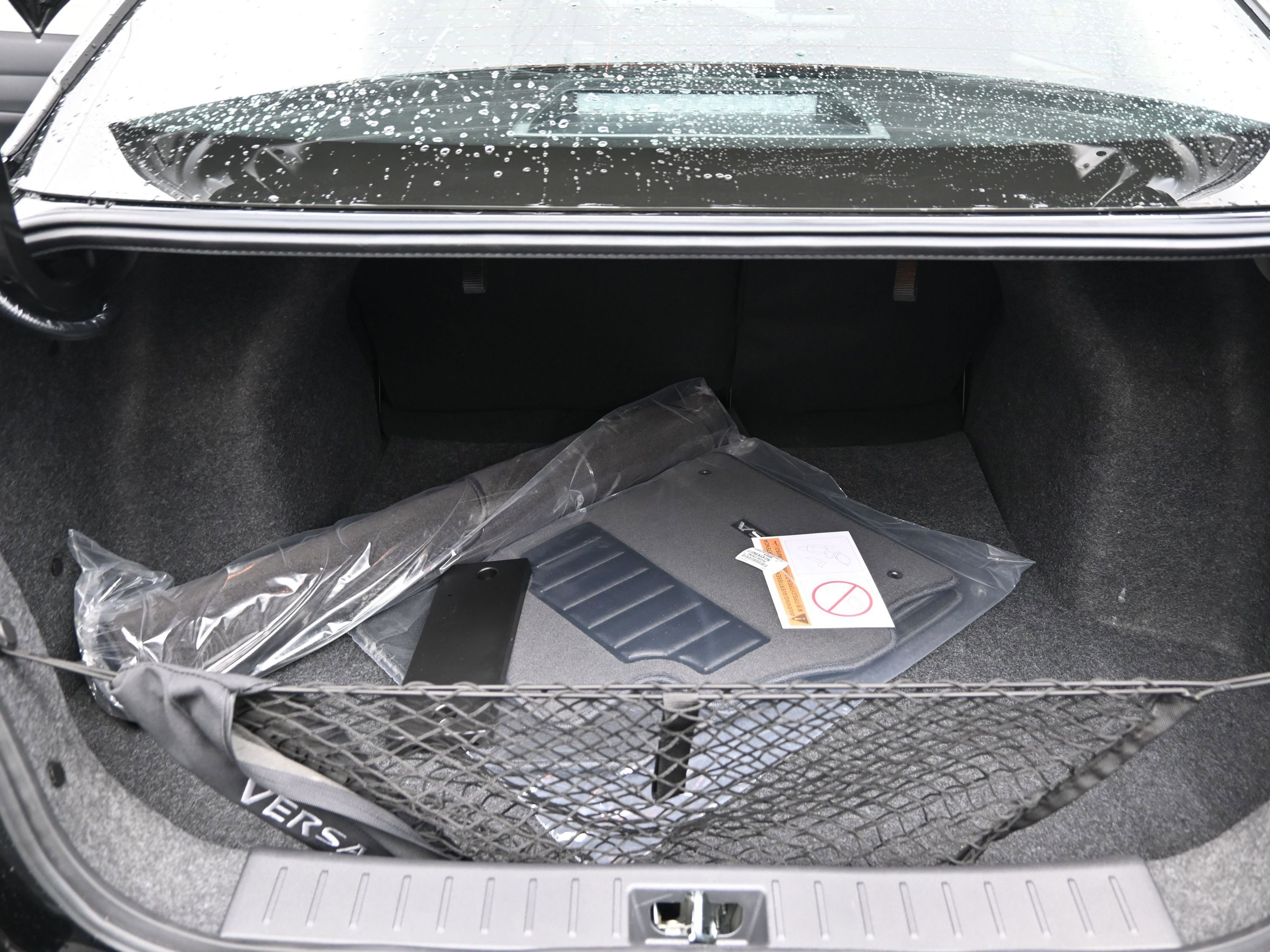 New 2025 Nissan Versa SR image 18