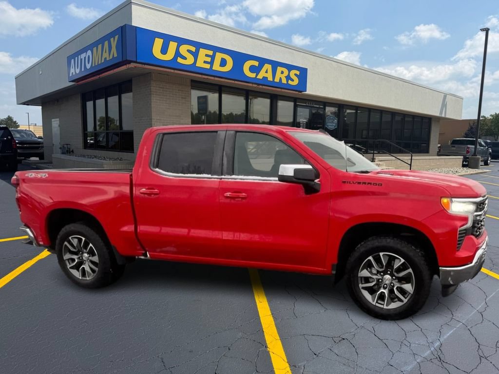Used 2025 Chevrolet Silverado 1500 LT AWD/4WD image 4