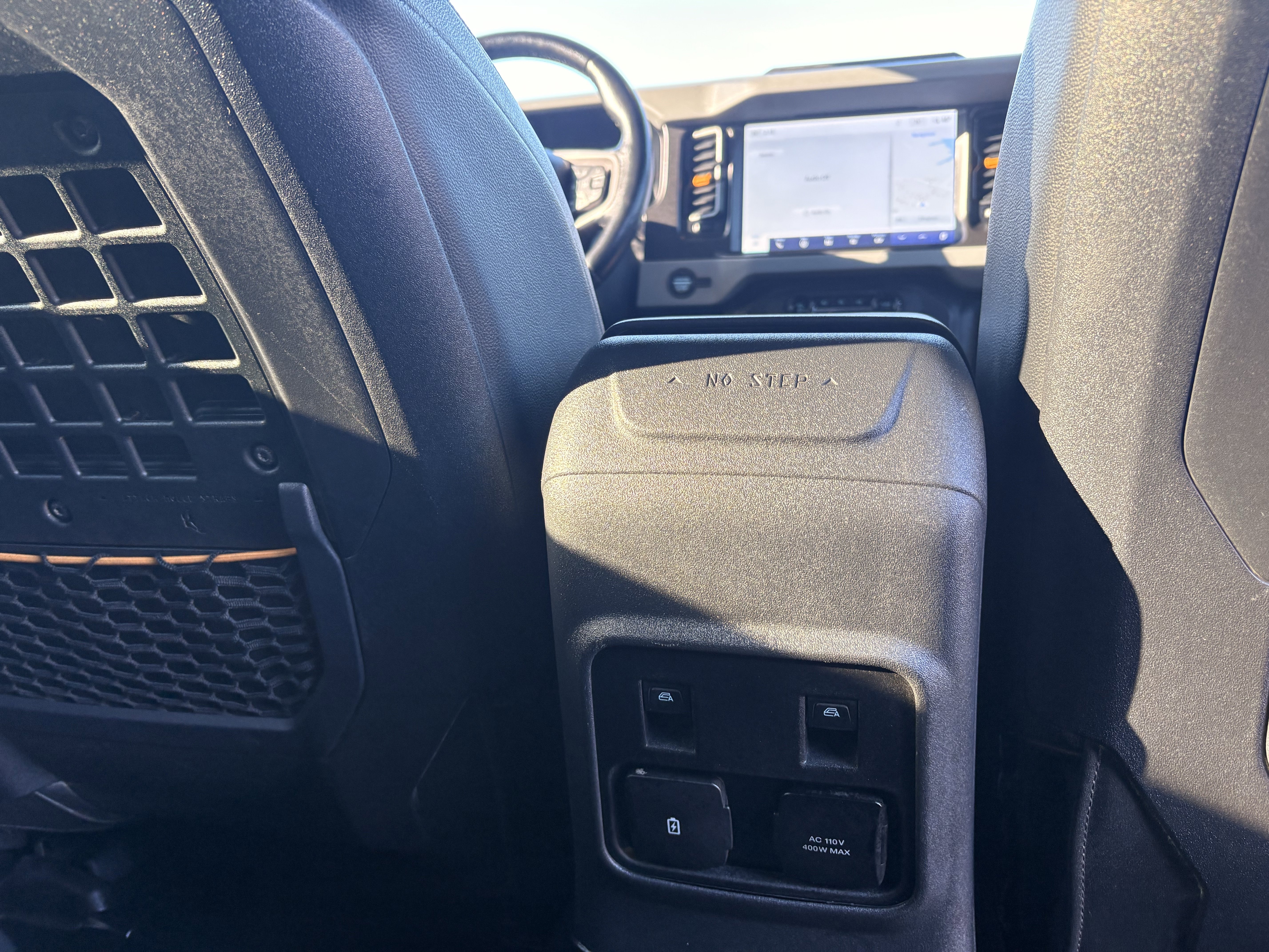 Used 2022 Ford Bronco Badlands image 8