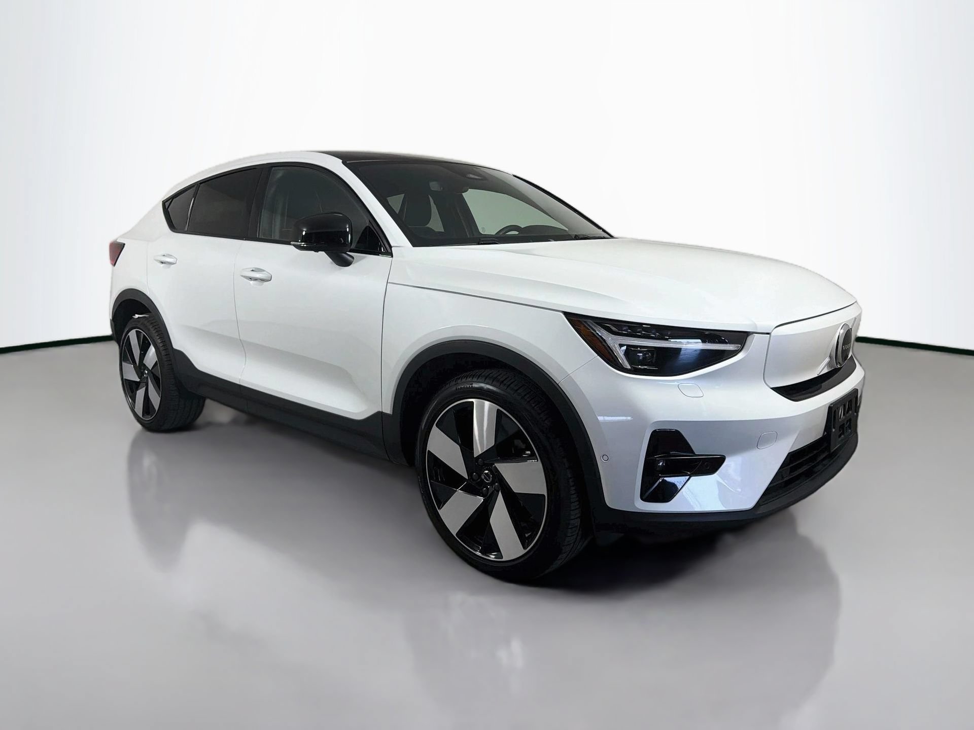 Certified 2023 Volvo C40 P8 Recharge Ultimate AWD/4WD image 3