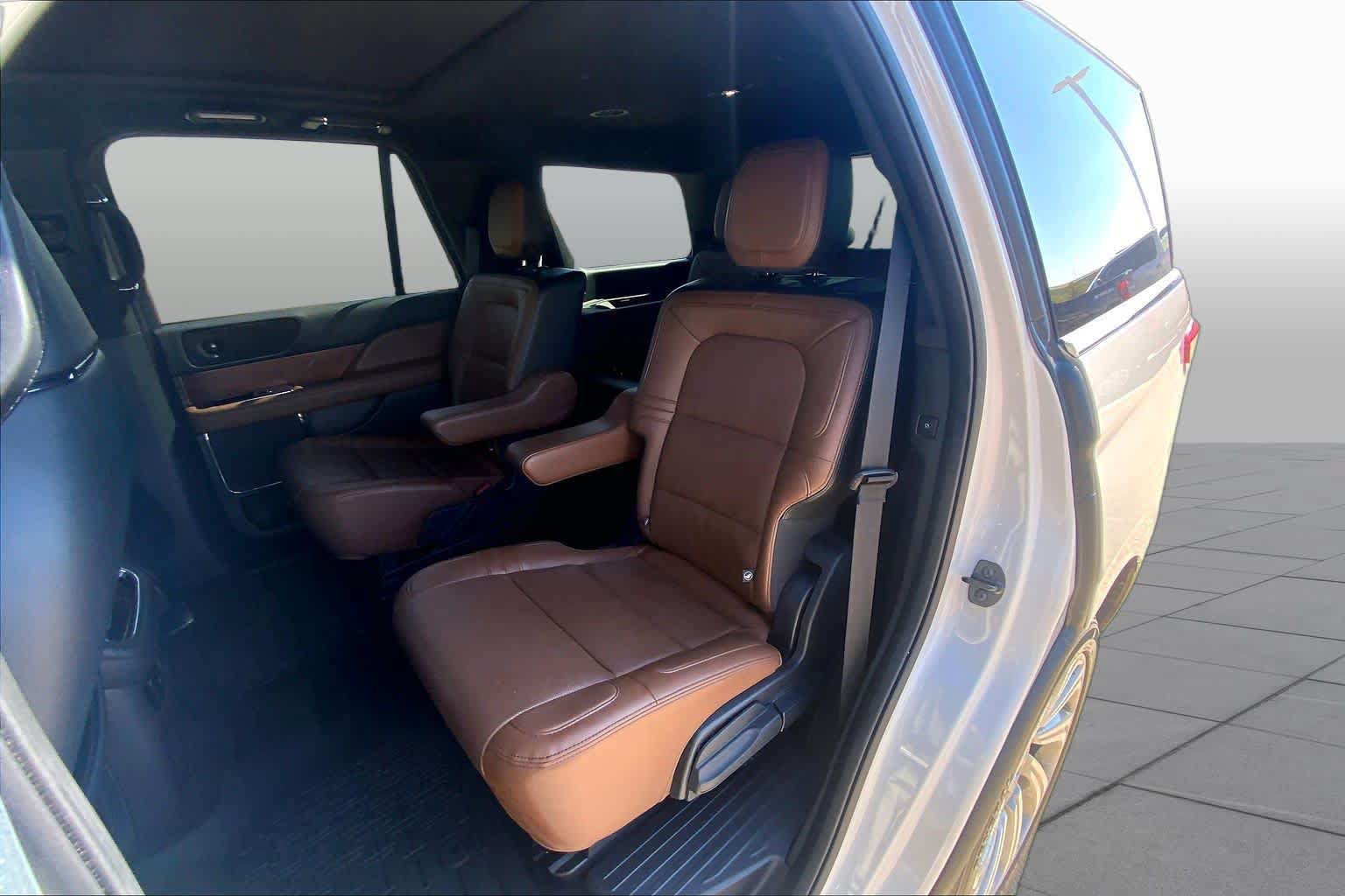 Used 2022 Lincoln Navigator Reserve AWD/4WD image 21