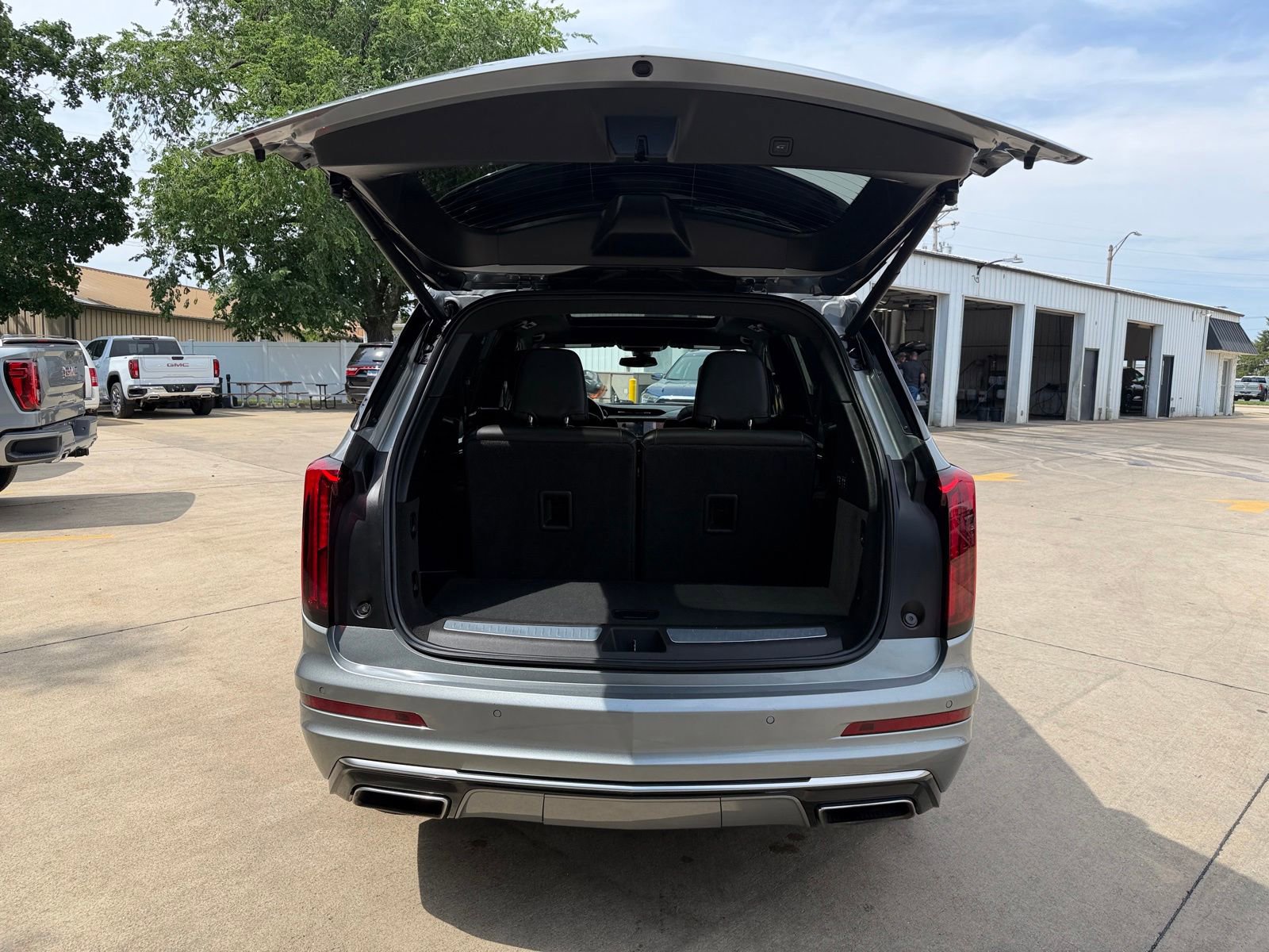 Used 2023 Cadillac XT6 Premium Luxury AWD/4WD image 8
