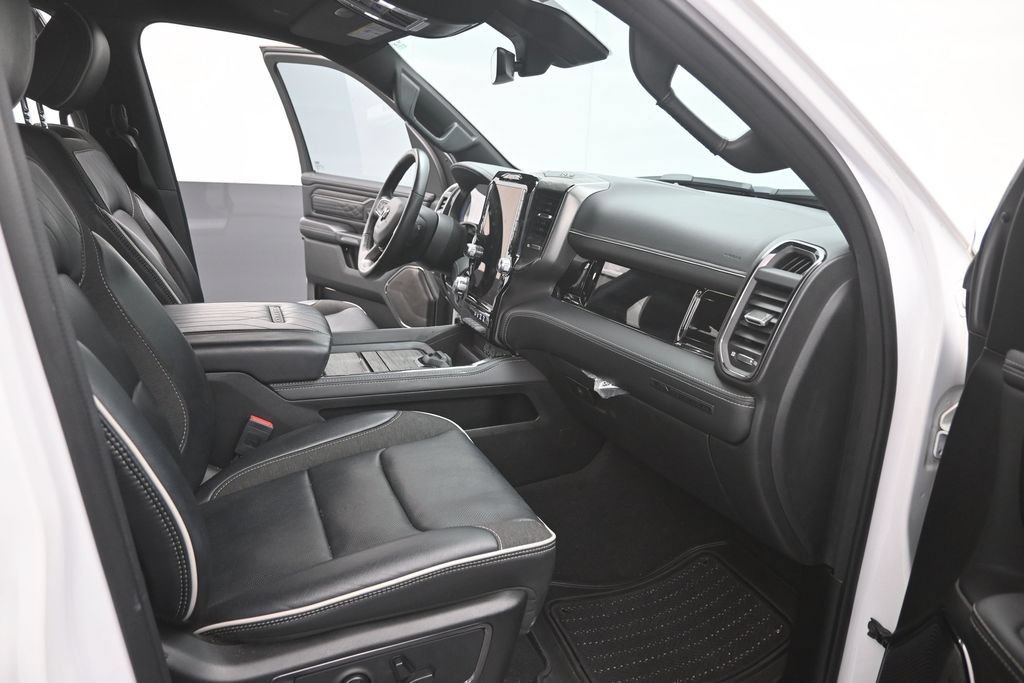 Used 2025 RAM 1500 Limited AWD/4WD image 24