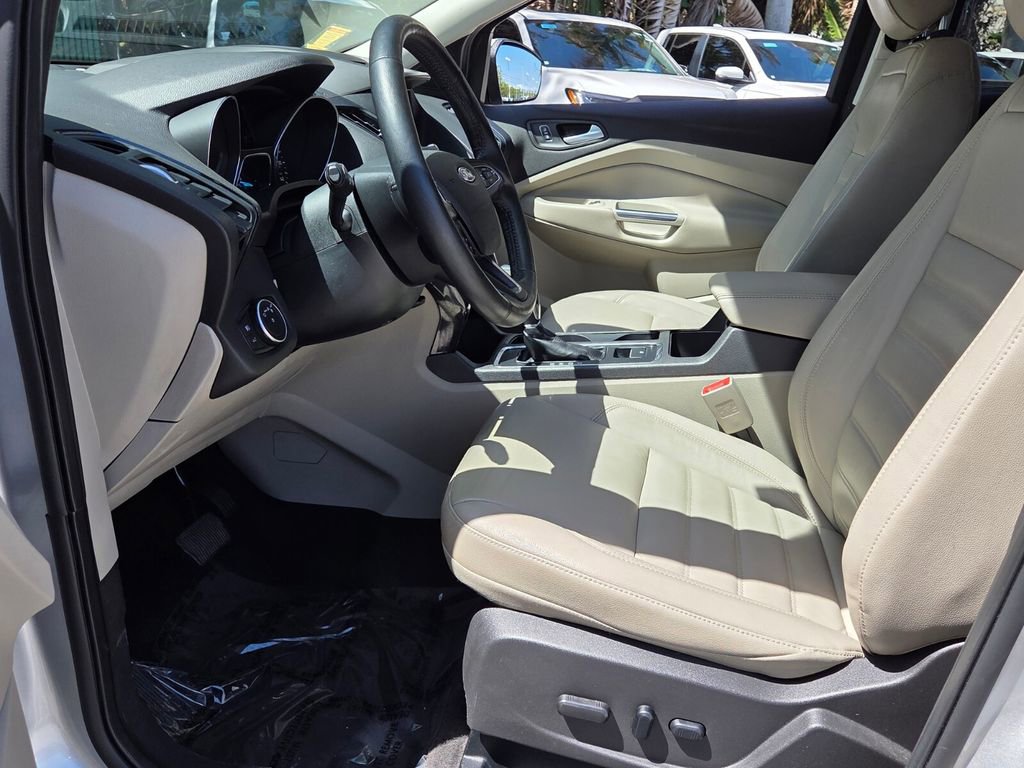 Used 2018 Ford Escape Titanium w/ Ford Safe & Smart Package image 9