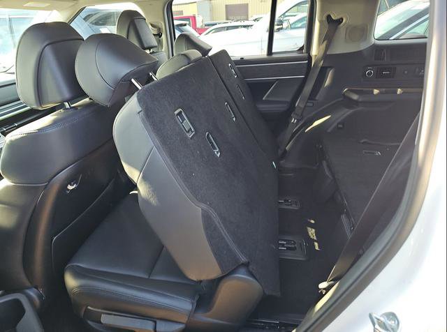 Used 2025 Hyundai Santa Fe Limited image 16