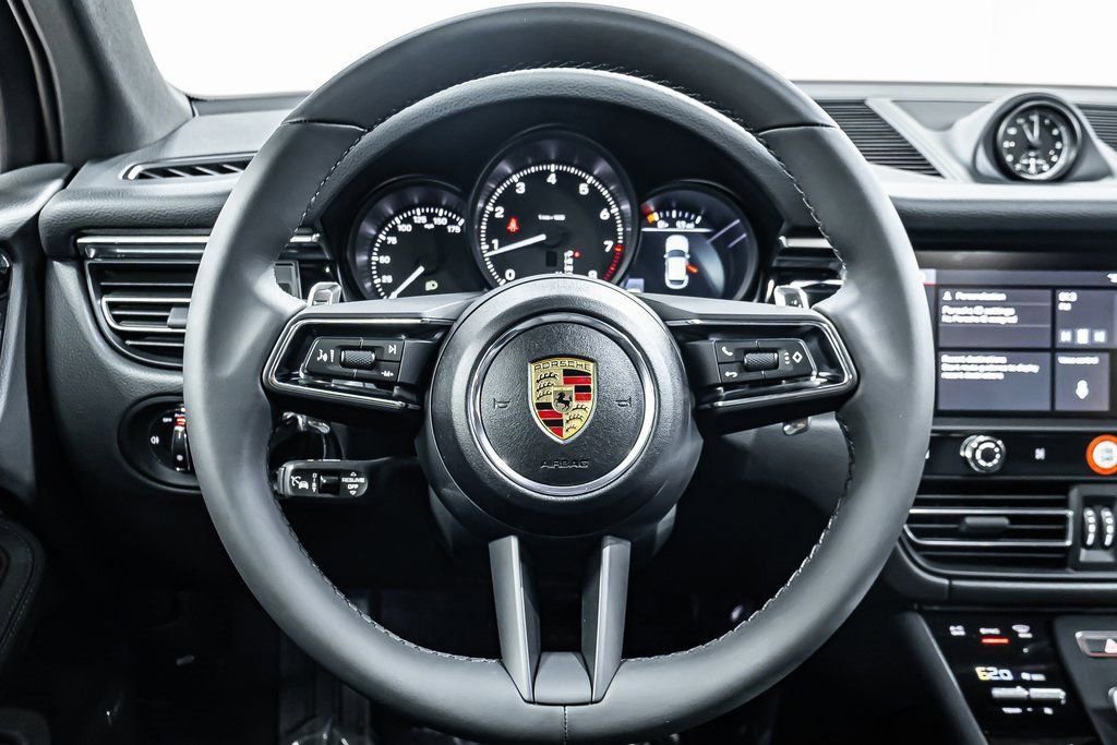 Used 2025 Porsche Macan image 14