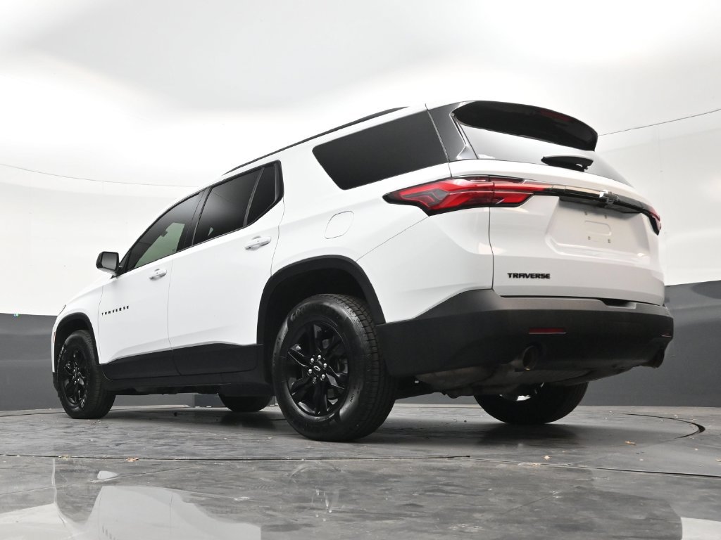 Used 2022 Chevrolet Traverse LS w/ Midnight/Sport Edition FWD image 22