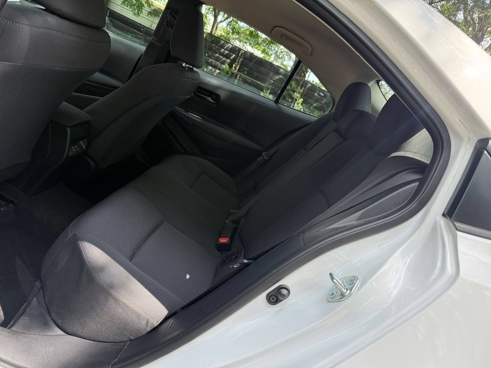 Used 2025 Toyota Corolla LE FWD image 22