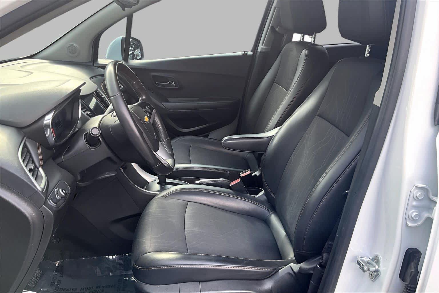 Used 2019 Chevrolet Trax LT w/ LT Convenience Package FWD image 9