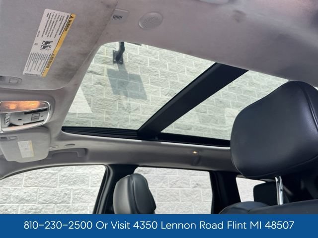 Used 2018 Jeep Grand Cherokee Summit AWD/4WD image 4