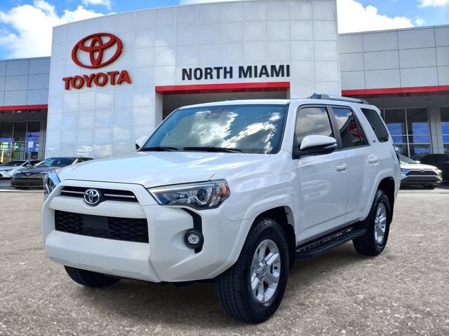 Used 2024 Toyota 4Runner SR5 Premium w/ Moonroof Package RWD image 2