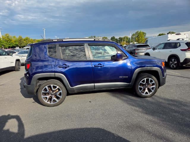 Used 2016 Jeep Renegade Latitude w/ Cold Weather Group AWD/4WD image 18