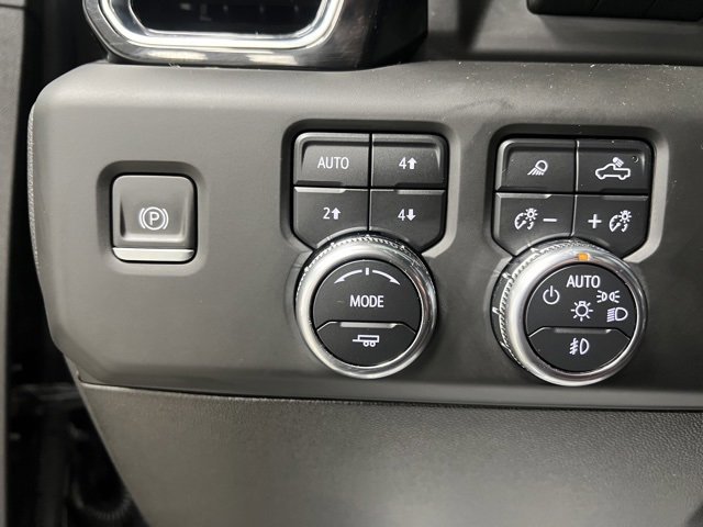 Used 2024 GMC Sierra 3500 Denali Ultimate image 32