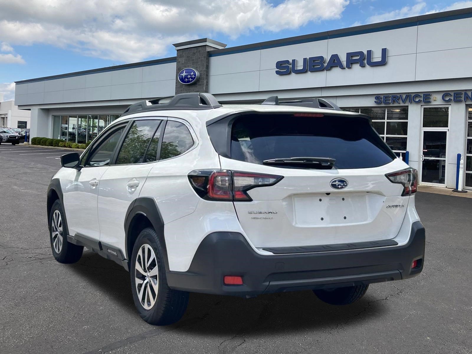Used 2025 Subaru Outback Premium AWD/4WD image 5