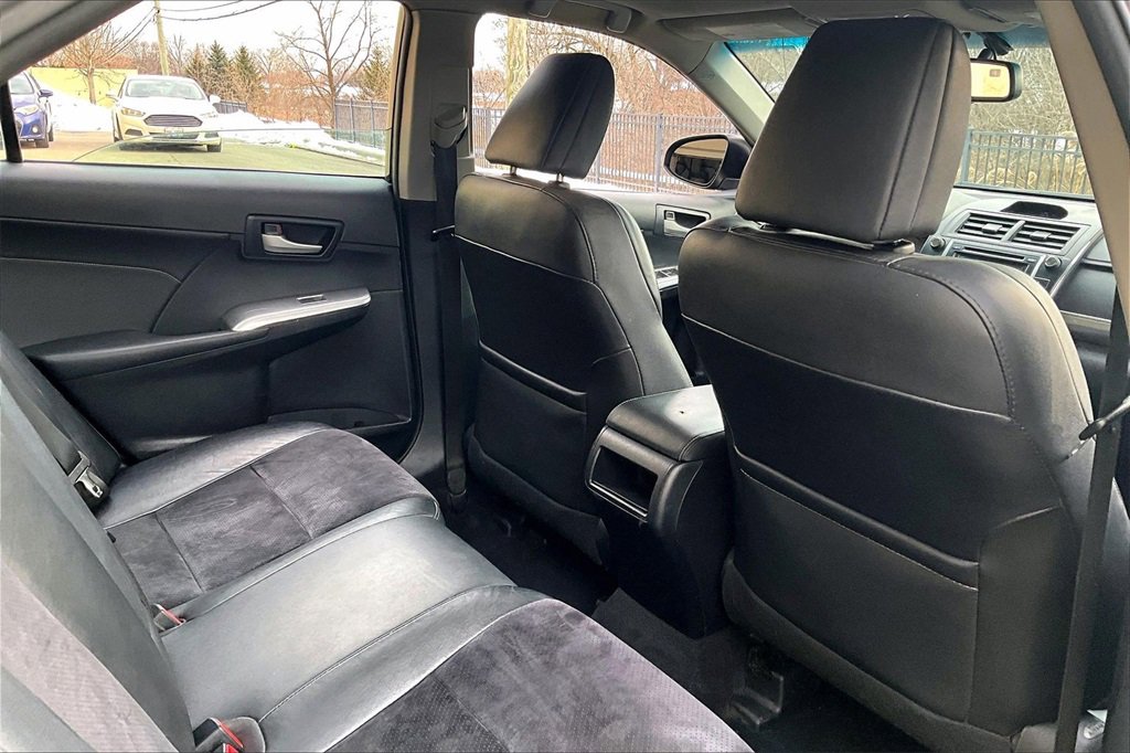 Used 2013 Toyota Camry SE image 29