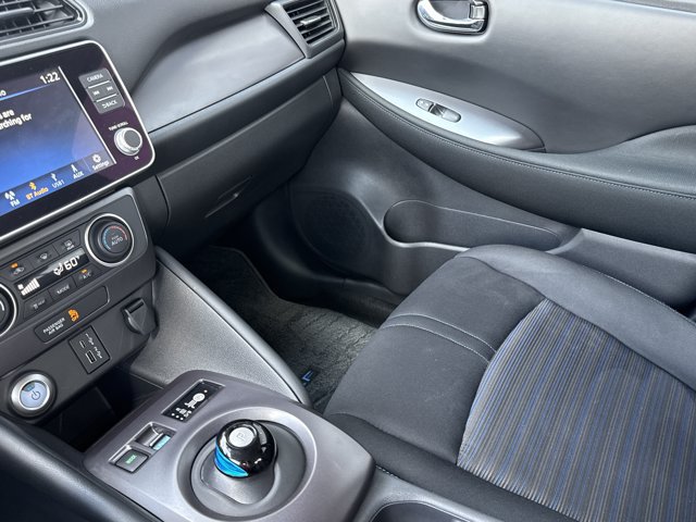 Certified 2025 Nissan Leaf S FWD image 17