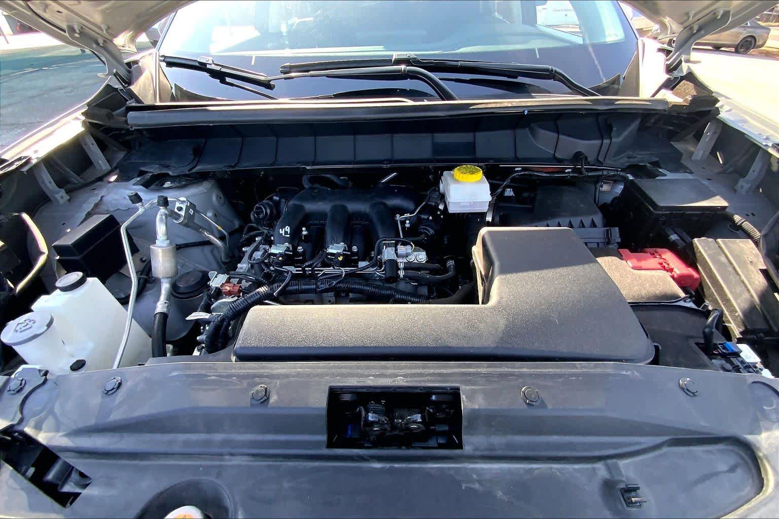 Used 2025 Nissan Pathfinder SV image 32