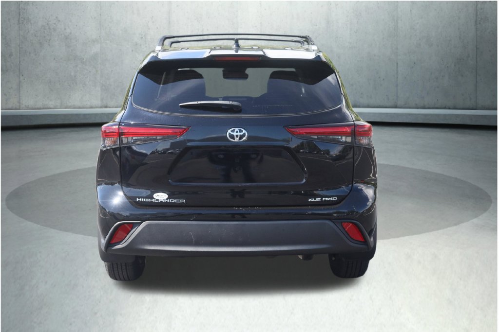 Used 2023 Toyota Highlander XLE AWD/4WD image 24