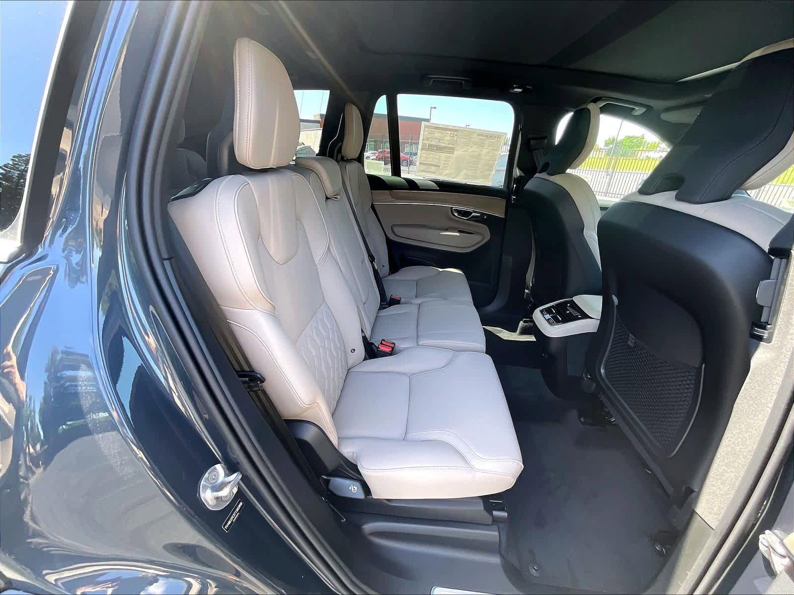 New 2026 Volvo XC90 B6 Plus w/ Protection Package Premier image 27