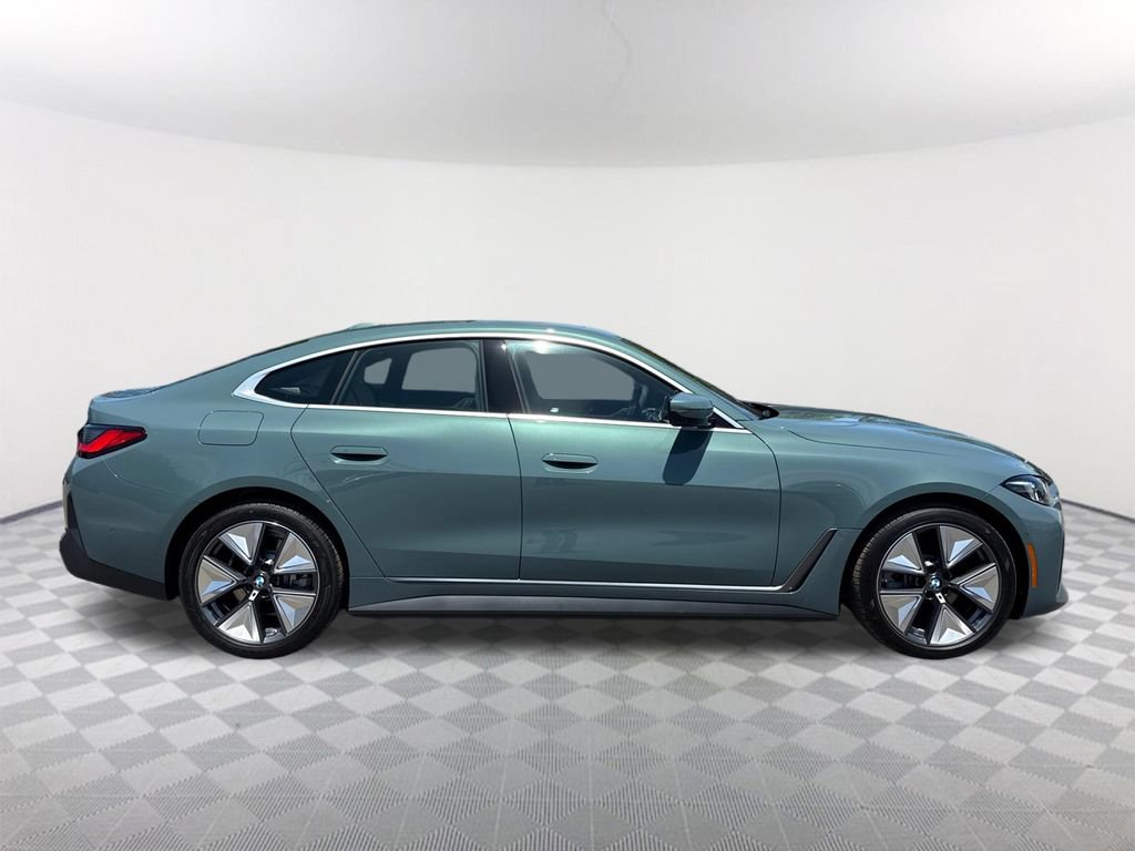New 2026 BMW i4 eDrive40 w/ Parking Assistance Package RWD image 3