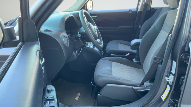 Used 2015 Jeep Patriot Sport w/ Power Value Group FWD image 18