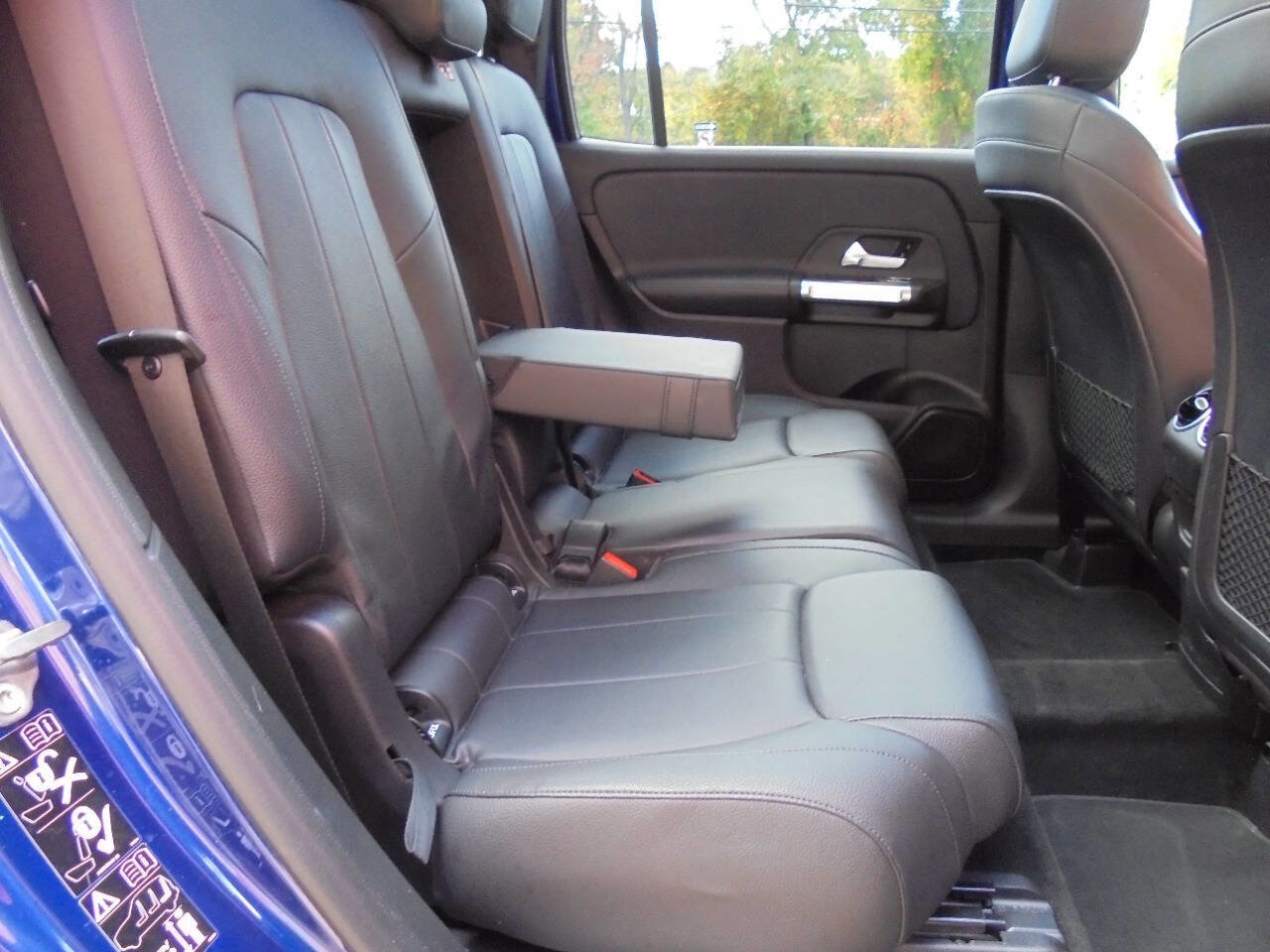 Used 2020 Mercedes-Benz GLB 250 4MATIC w/ Premium Package image 13