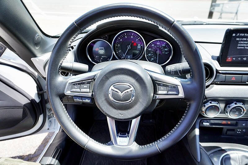 Used 2022 MAZDA MX-5 Miata RF Grand Touring w/ Weather Package RWD image 20