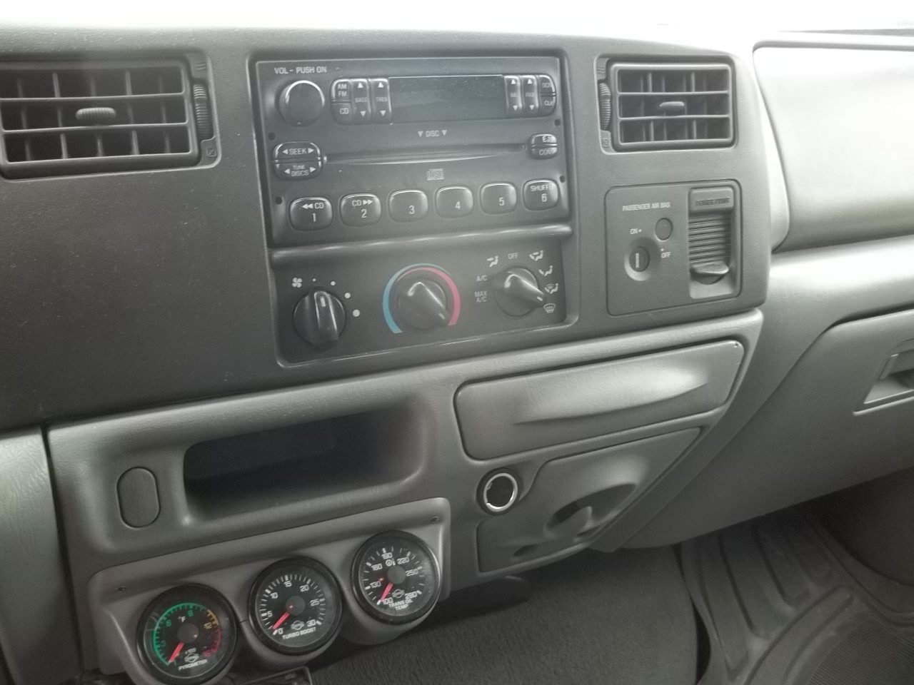 Used 2004 Ford F350 XLT RWD image 10