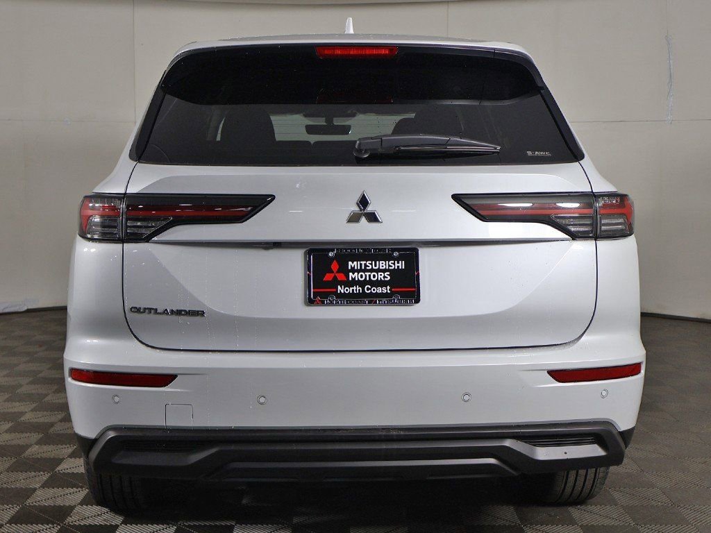 New 2026 Mitsubishi Outlander ES AWD/4WD image 12