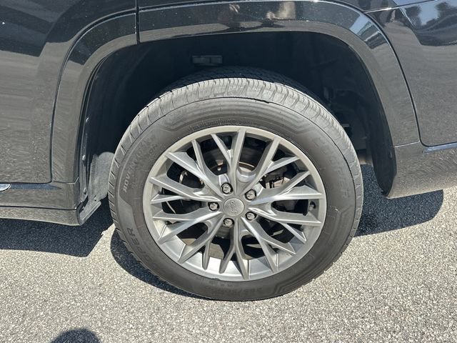 Used 2022 Jeep Grand Cherokee L Summit w/ Luxury Tech Group V image 30