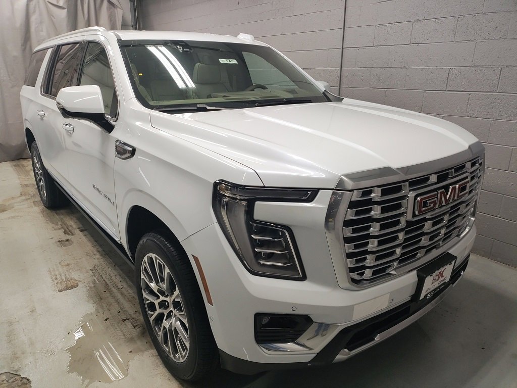 New 2026 GMC Yukon XL Denali w/ Sun & Power Step Package image 5