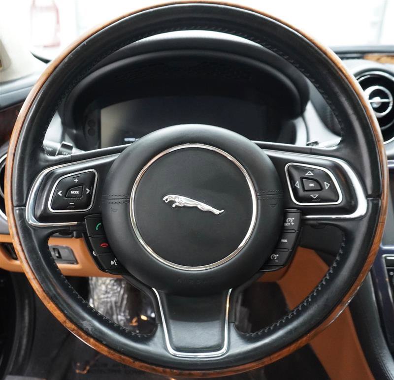 Used 2013 Jaguar XJ L Portfolio AWD/4WD image 11