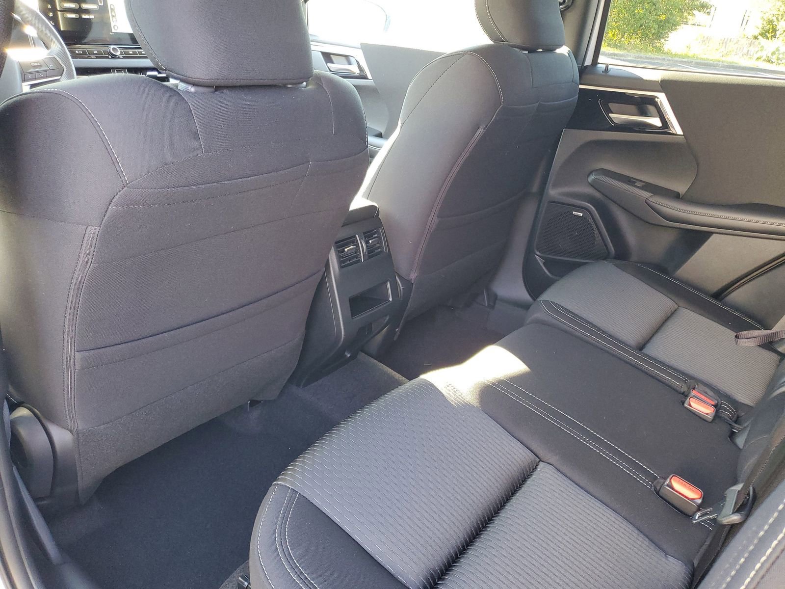 New 2026 Mitsubishi Outlander ES image 21